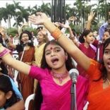 Miles de musulmanes están cambiando a Mahoma por Jesucristo en Bangladesh. Miles de musulmanes están cambiando a Mahoma por Jesucristo en Bangladesh.