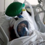 Médicos italianos desobedecen la orden de no realizar autopsias y descubren que el protocolo de la OMS empeoraba gravemente a los enfermos.Aporte Hna. Manela Médicos italianos desobedecen la orden de no realizar autopsias y descubren que el protocolo de la OMS empeoraba gravemente a los enfermos.Aporte Hna. Manela