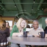 En una cafetería cristiana en Bélgica se les habla a las personas de Cristo En una cafetería cristiana en Bélgica se les habla a las personas de Cristo