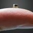 Desarrollan el chip más pequeño del mundo, del tamaño de un ácaro, que puede ser inyectado en el cuerpo con una aguja hipodérmica, Aporte Hna. Hilda